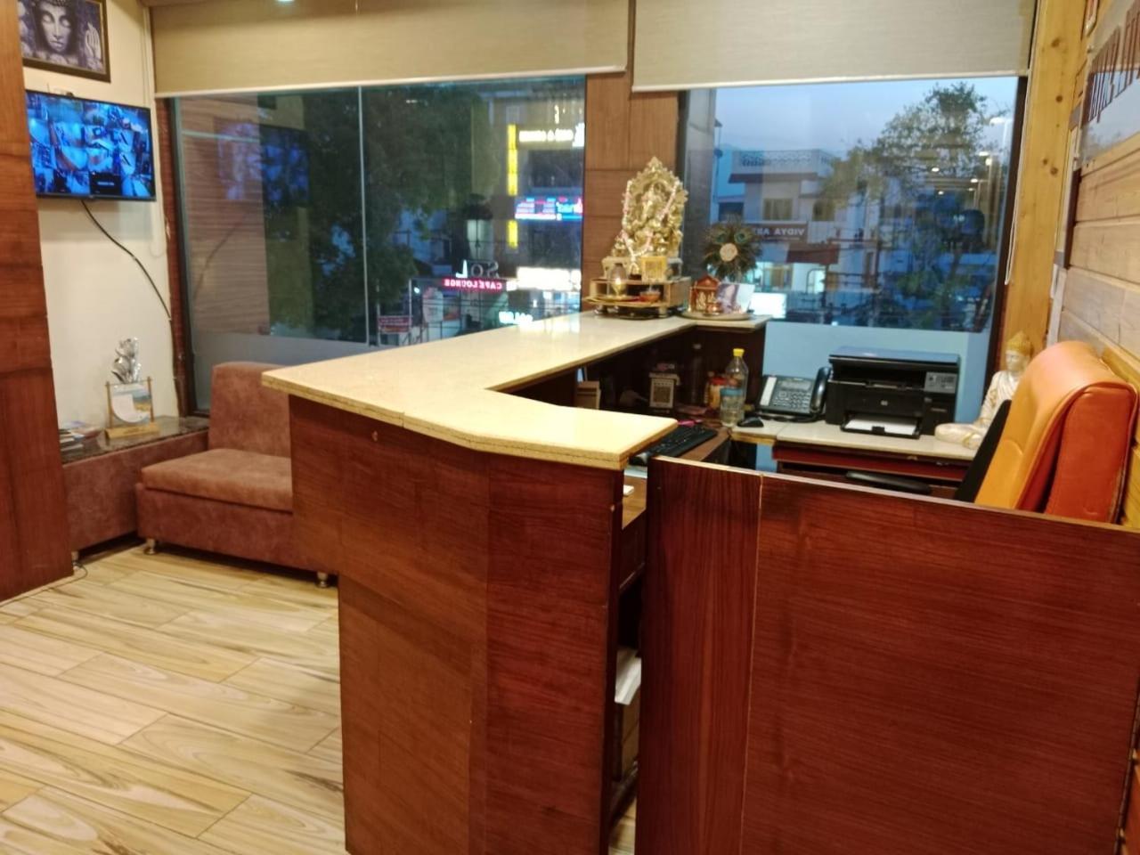 Luxe Retreat Hotel New Delhi